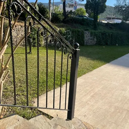 Doridas فندق كوشاداسيه